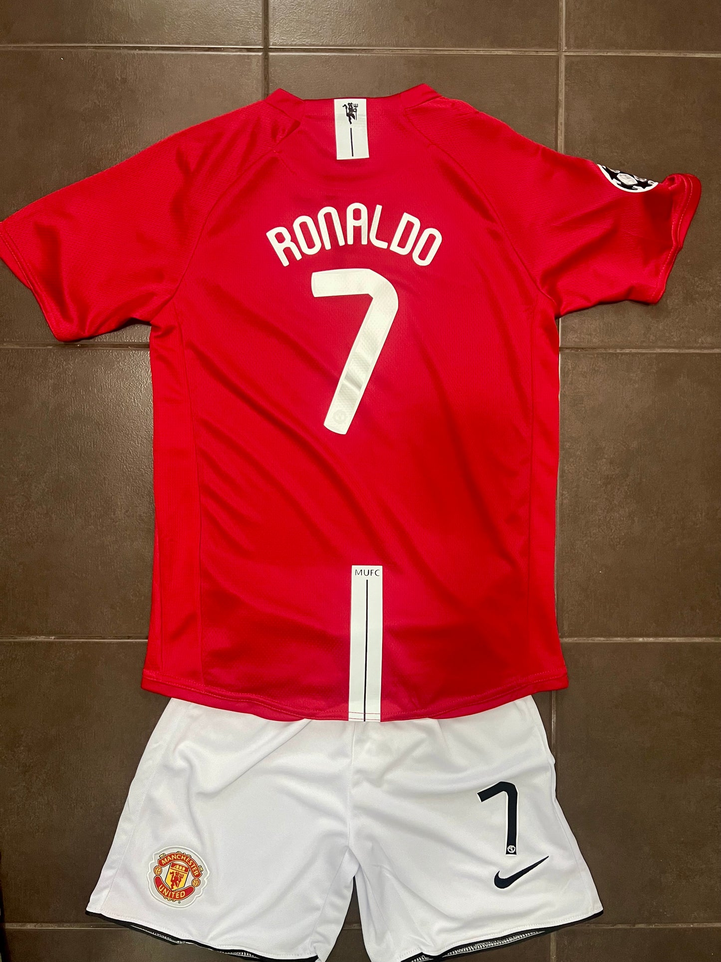 Manchester United Kids Ronaldo UCL Final Soccer Jersey with Shorts 2008