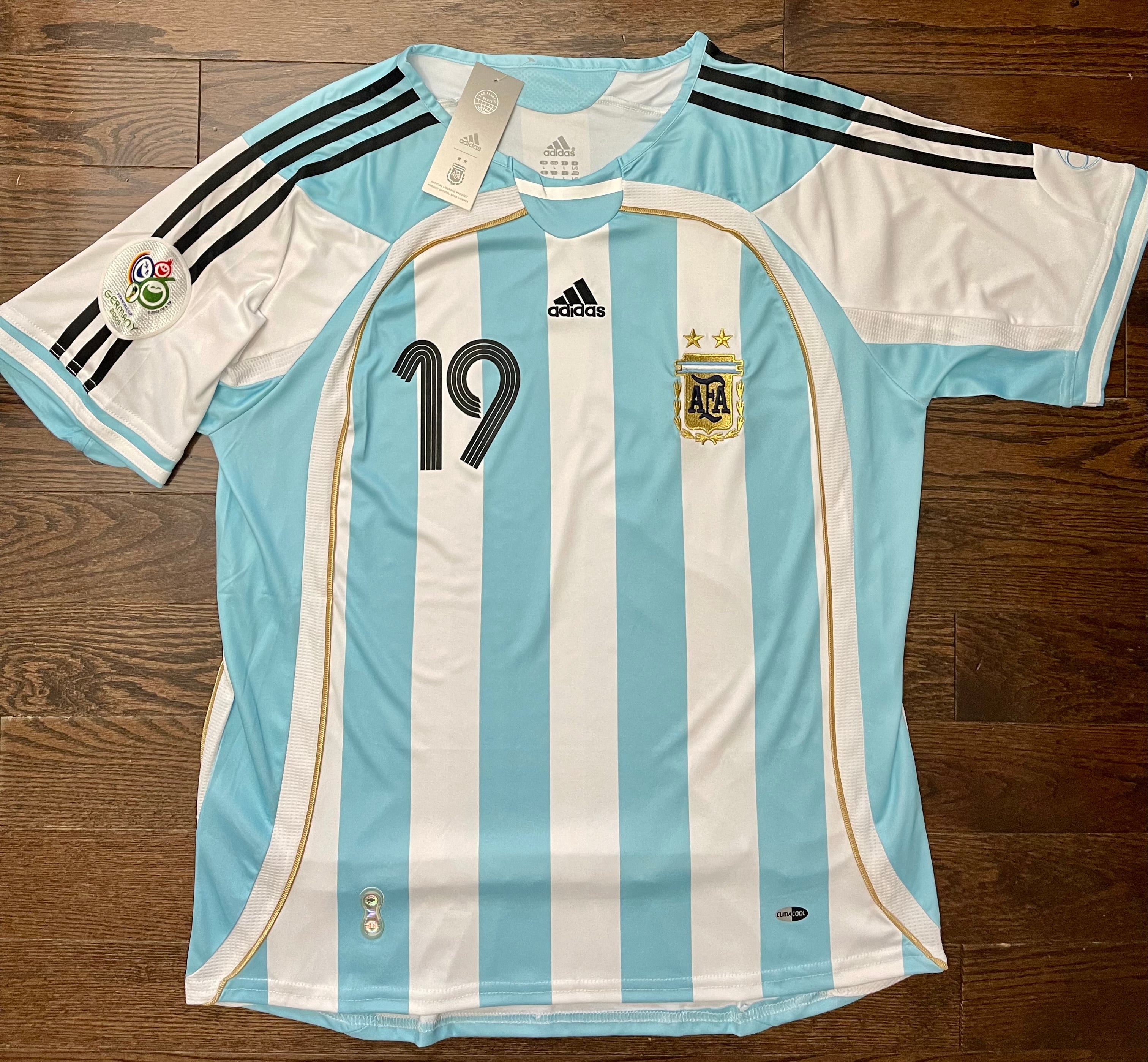 Lionel Messi Argentina Retro Home Soccer Jersey