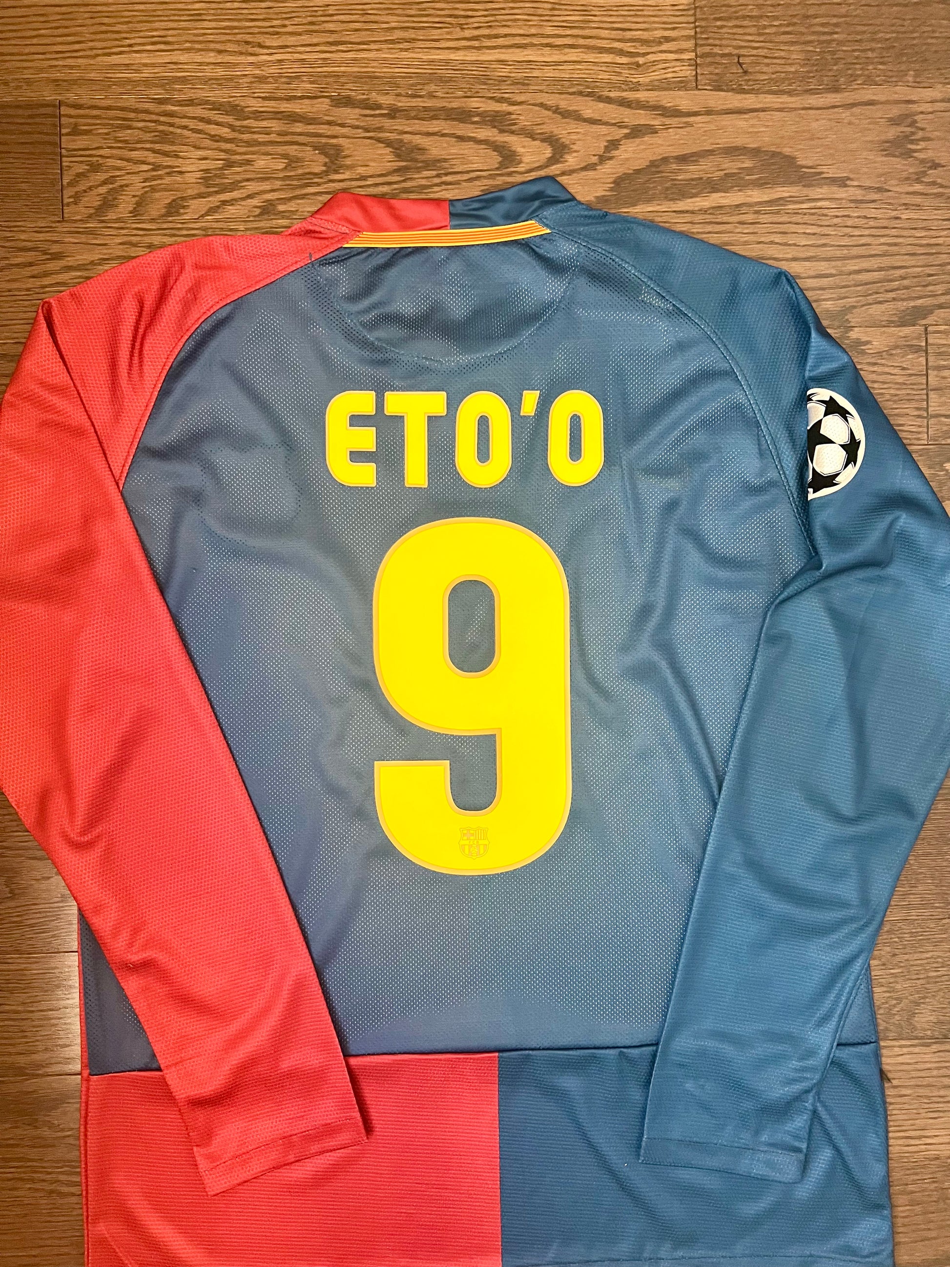 Eto’o Barcelona Retro Long Sleeves Home Soccer Jersey