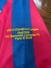 Ronaldinho Barcelona Retro Home Soccer Jersey UCL Final  2005/06 - Image 5